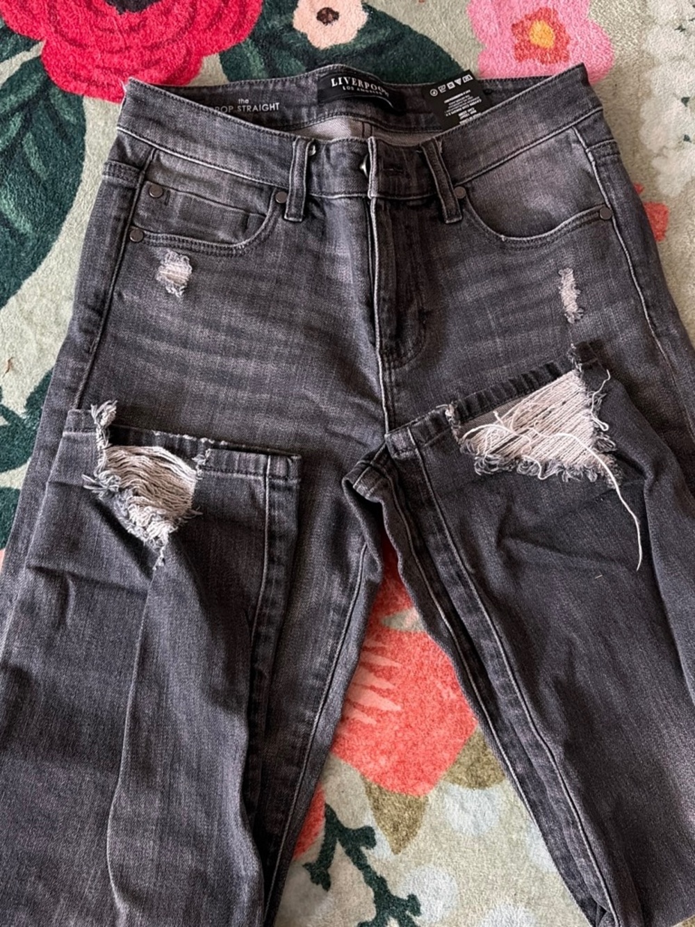 Jeans - Picture 2 of 3